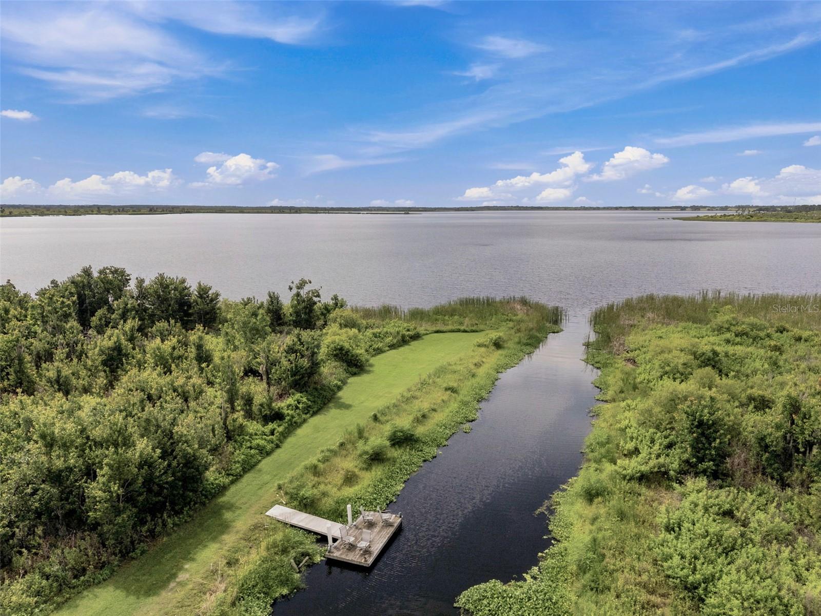 3210 Great Heron Loop Property Photo 4