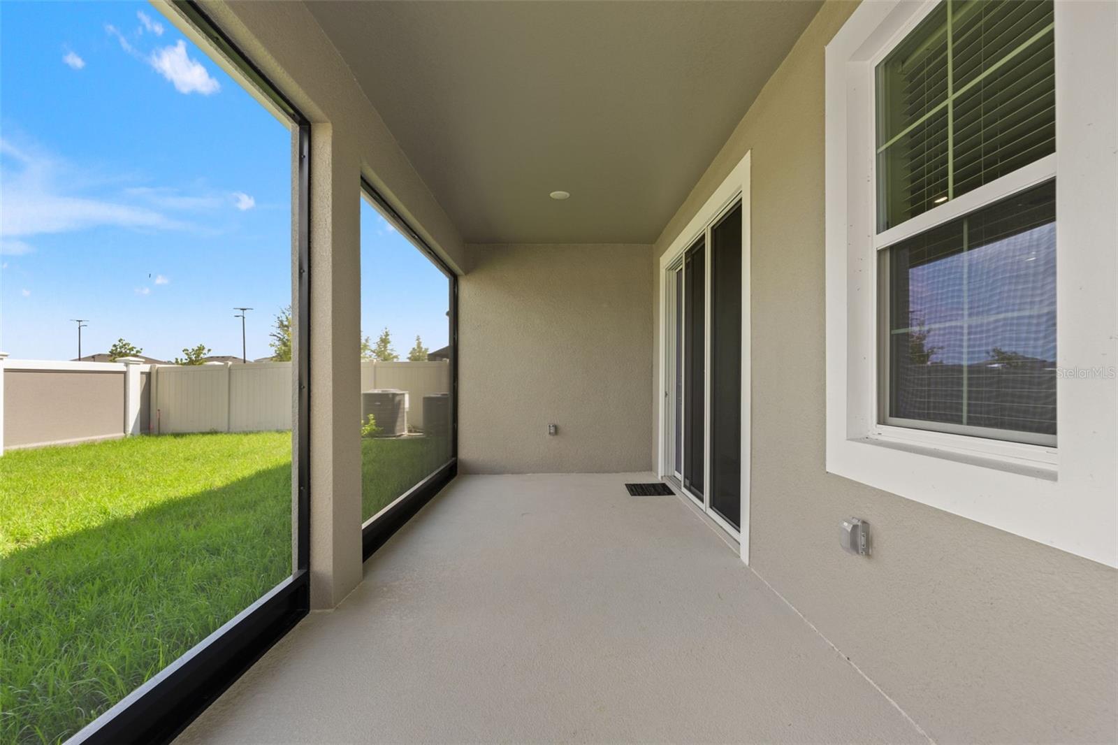10412 Fieldstone Myrtle Way Property Photo 8