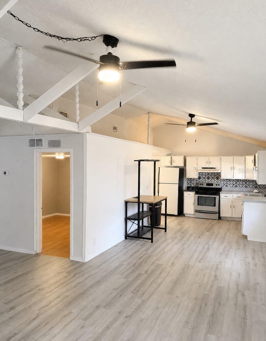 1505 N Orange St Property Photo 2