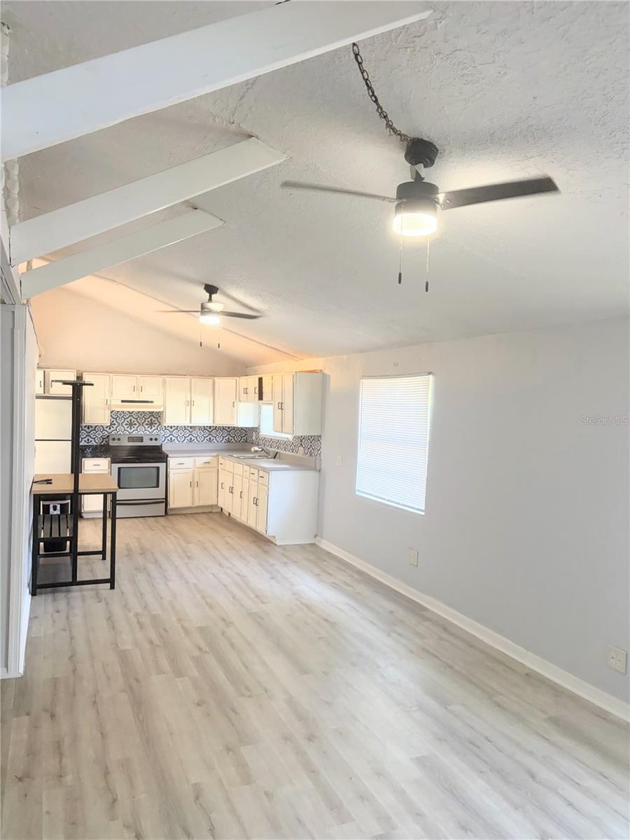 1505 N Orange St Property Photo 4