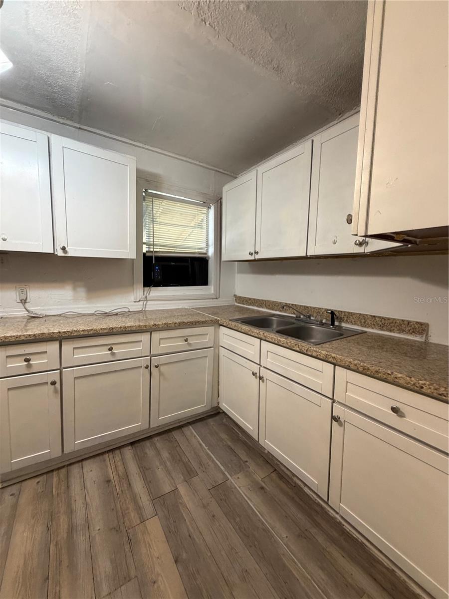 1505 N Orange St Property Photo 17