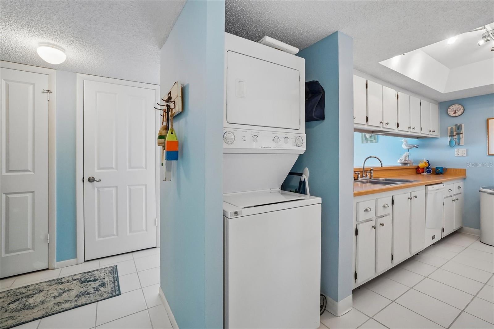 450 S Gulfview Blvd #605 Property Photo 15
