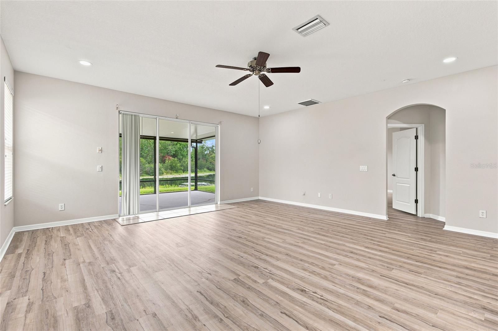 7806 Grasmere Dr Property Photo 7