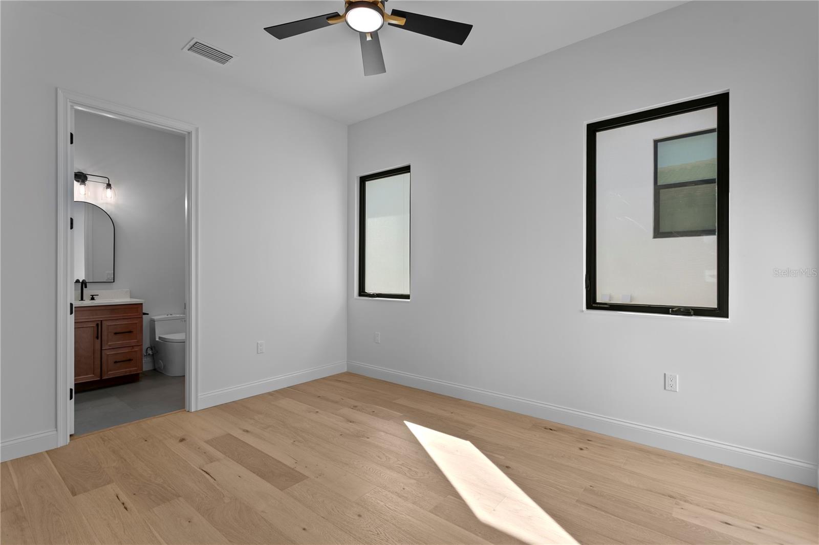 502 E Davis Blvd Property Photo 32