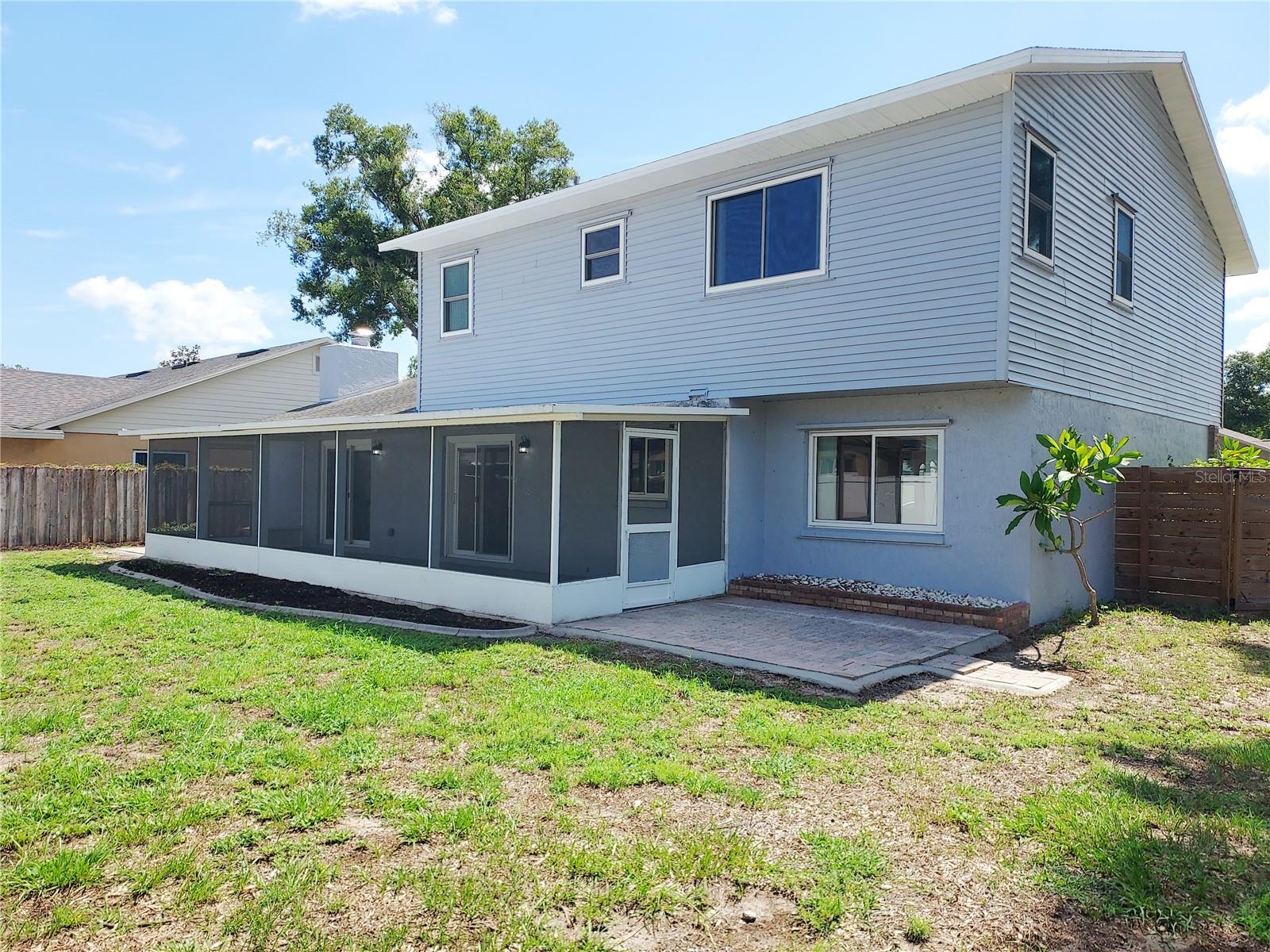 702 Hyssop Pl Property Photo 3