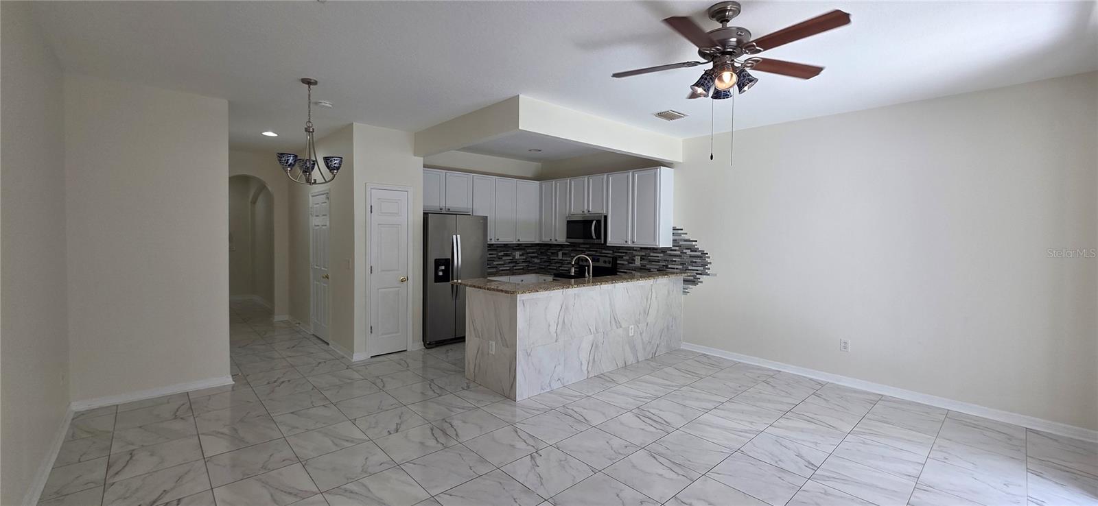 2027 Strathmill Dr Property Photo 3