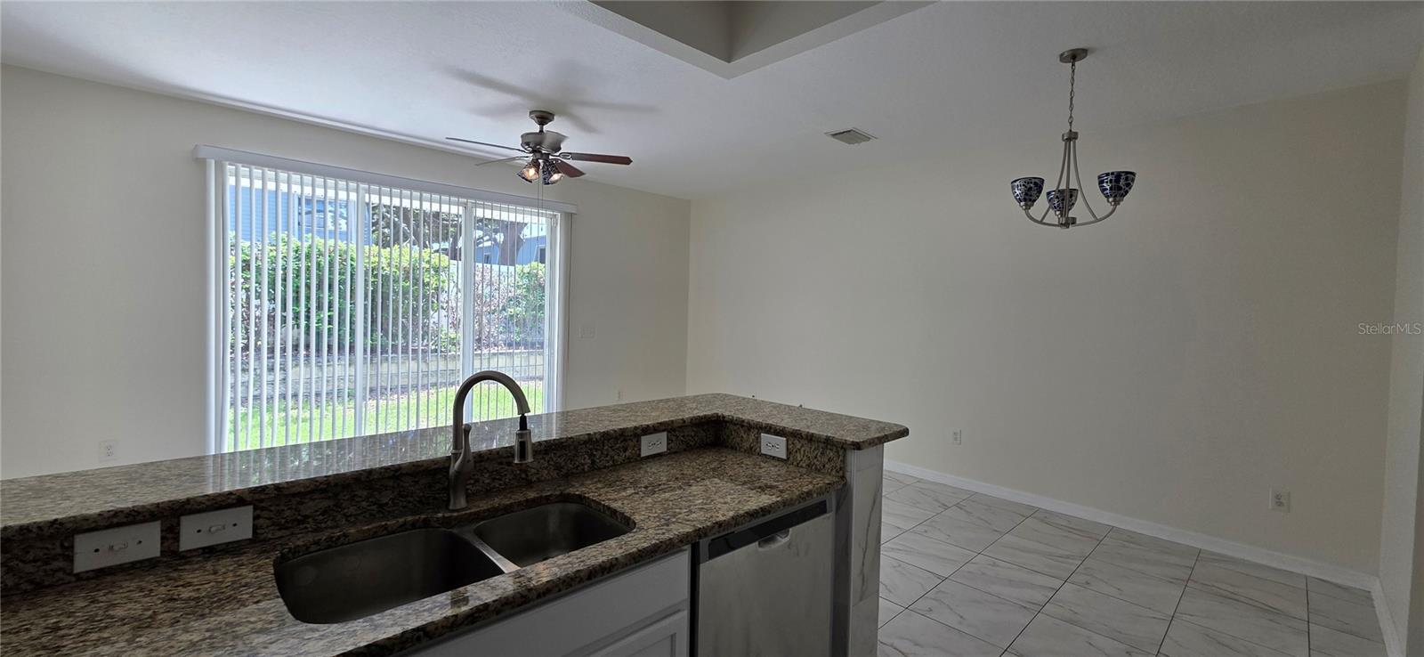 2027 Strathmill Dr Property Photo 6