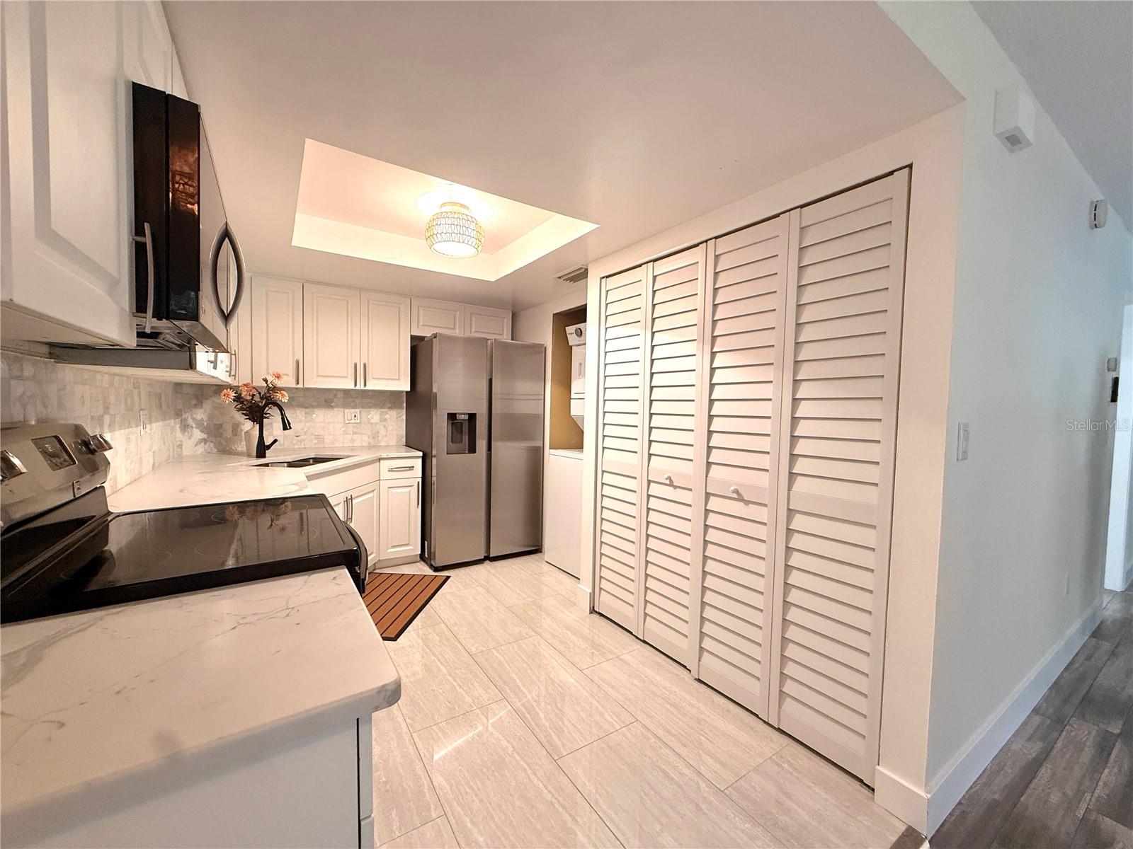 2363 Flanders Way #d Property Photo 4