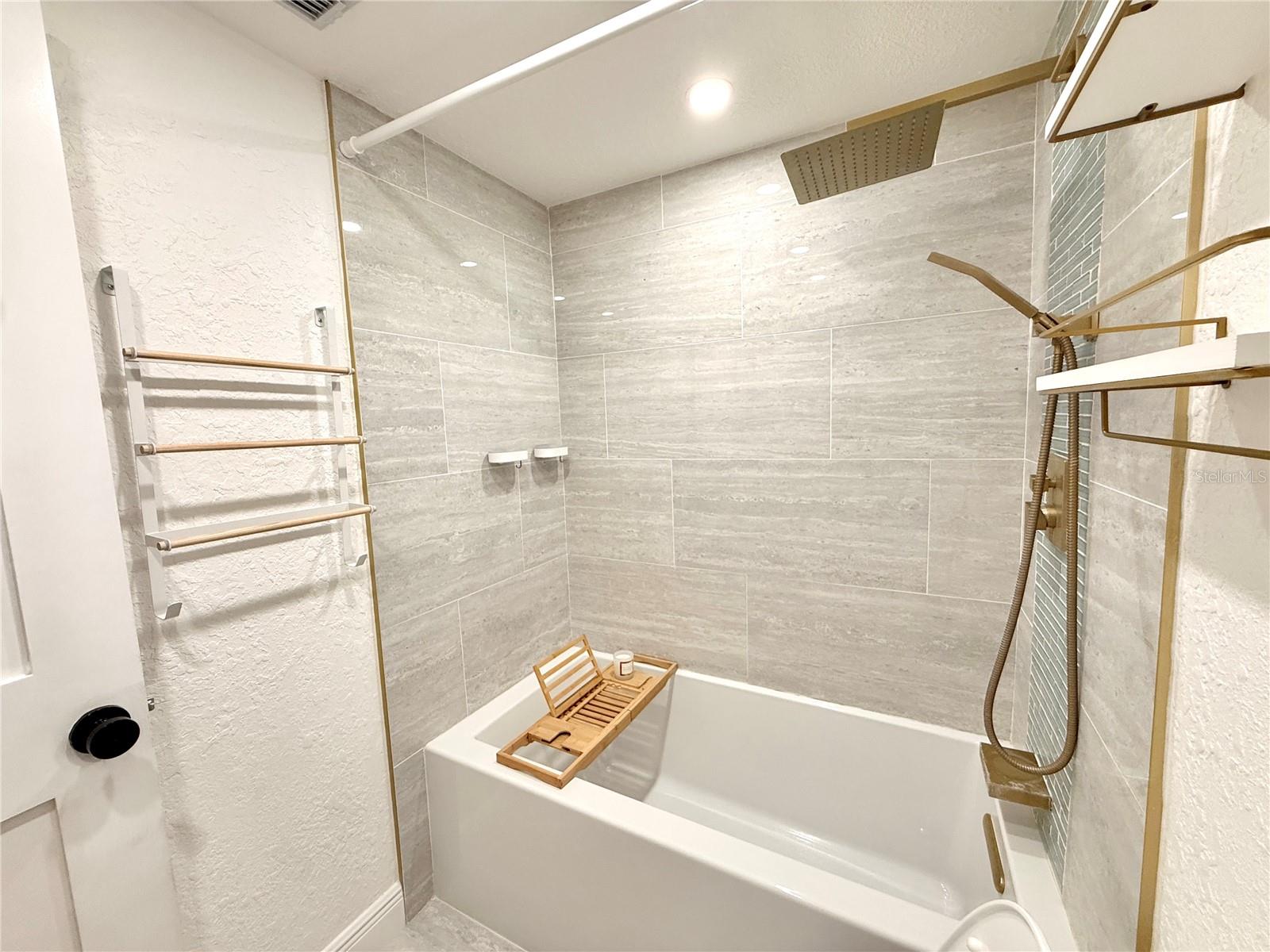 2363 Flanders Way #d Property Photo 6