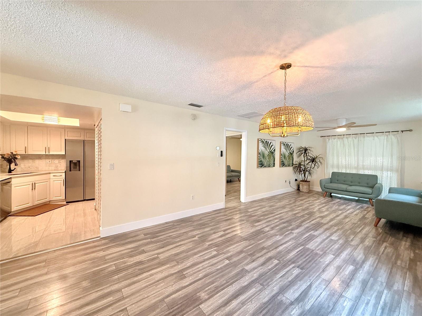 2363 Flanders Way #d Property Photo 10