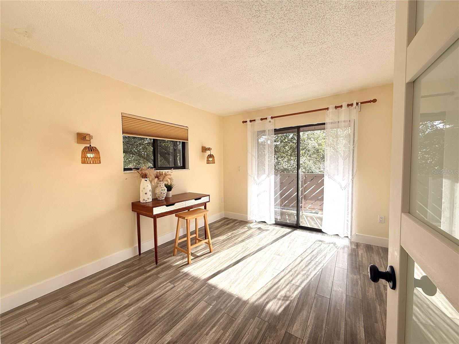 2363 Flanders Way #d Property Photo 11