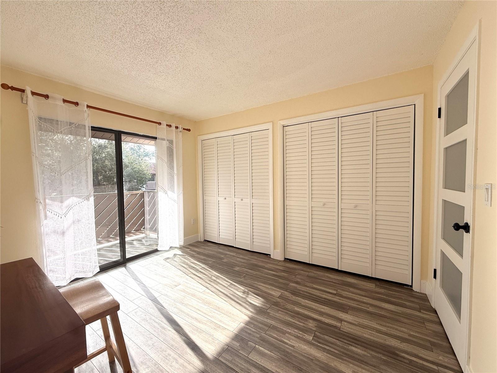 2363 Flanders Way #d Property Photo 12