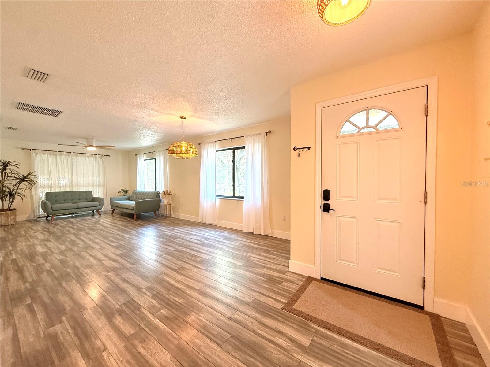 2363 Flanders Way #d Property Photo 28