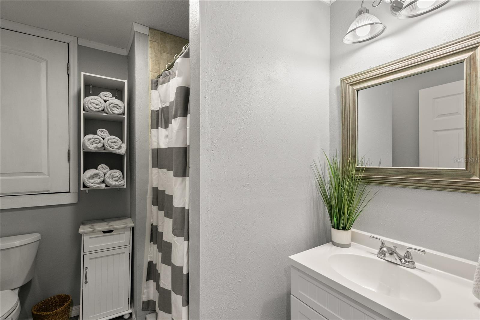 2376 Hanover Dr Property Photo 6
