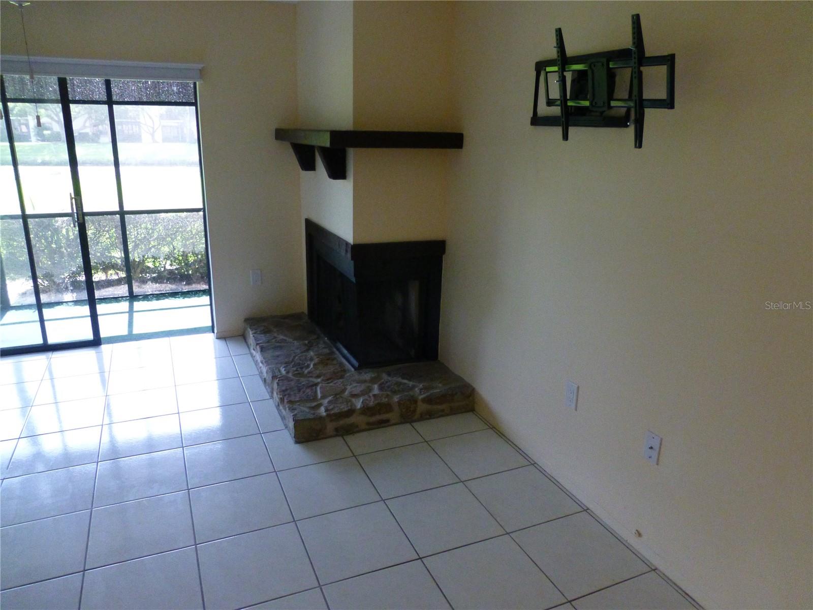 119 Lakeside Dr #119 Property Photo 4