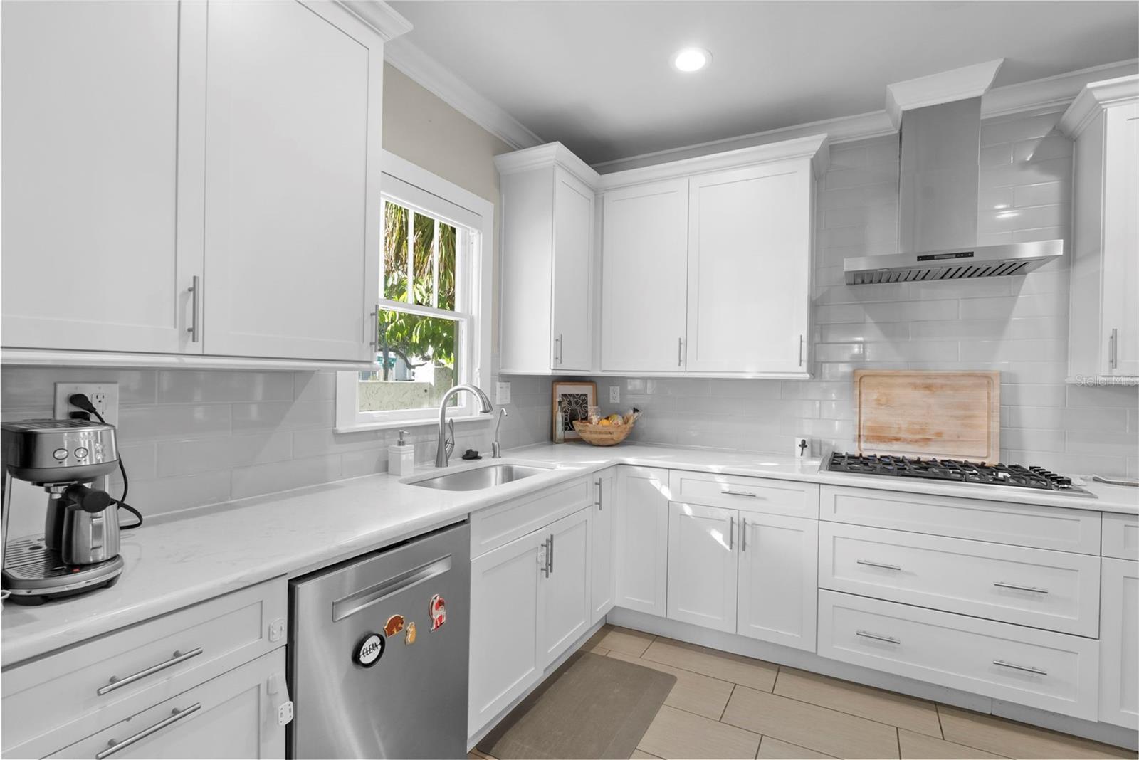 2943 W Bayshore Ct Property Photo 15