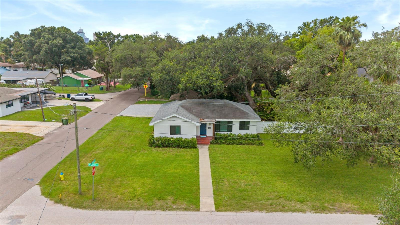 802 W Coral St Property Photo 7