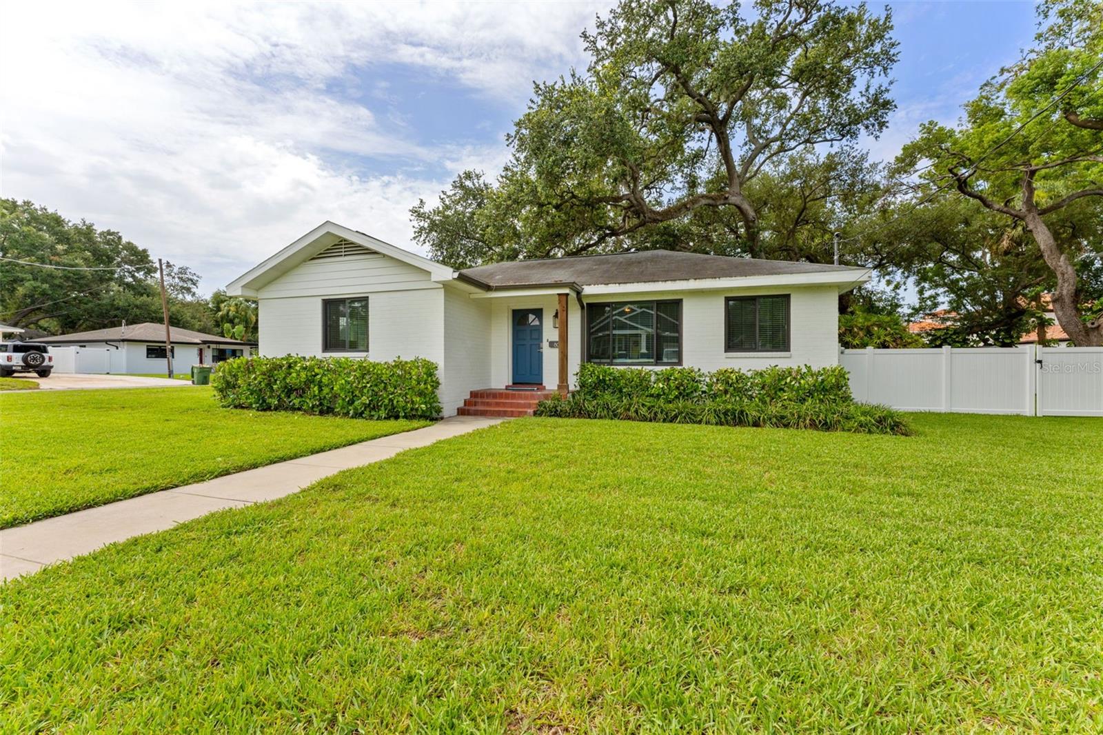 802 W Coral St Property Photo 40
