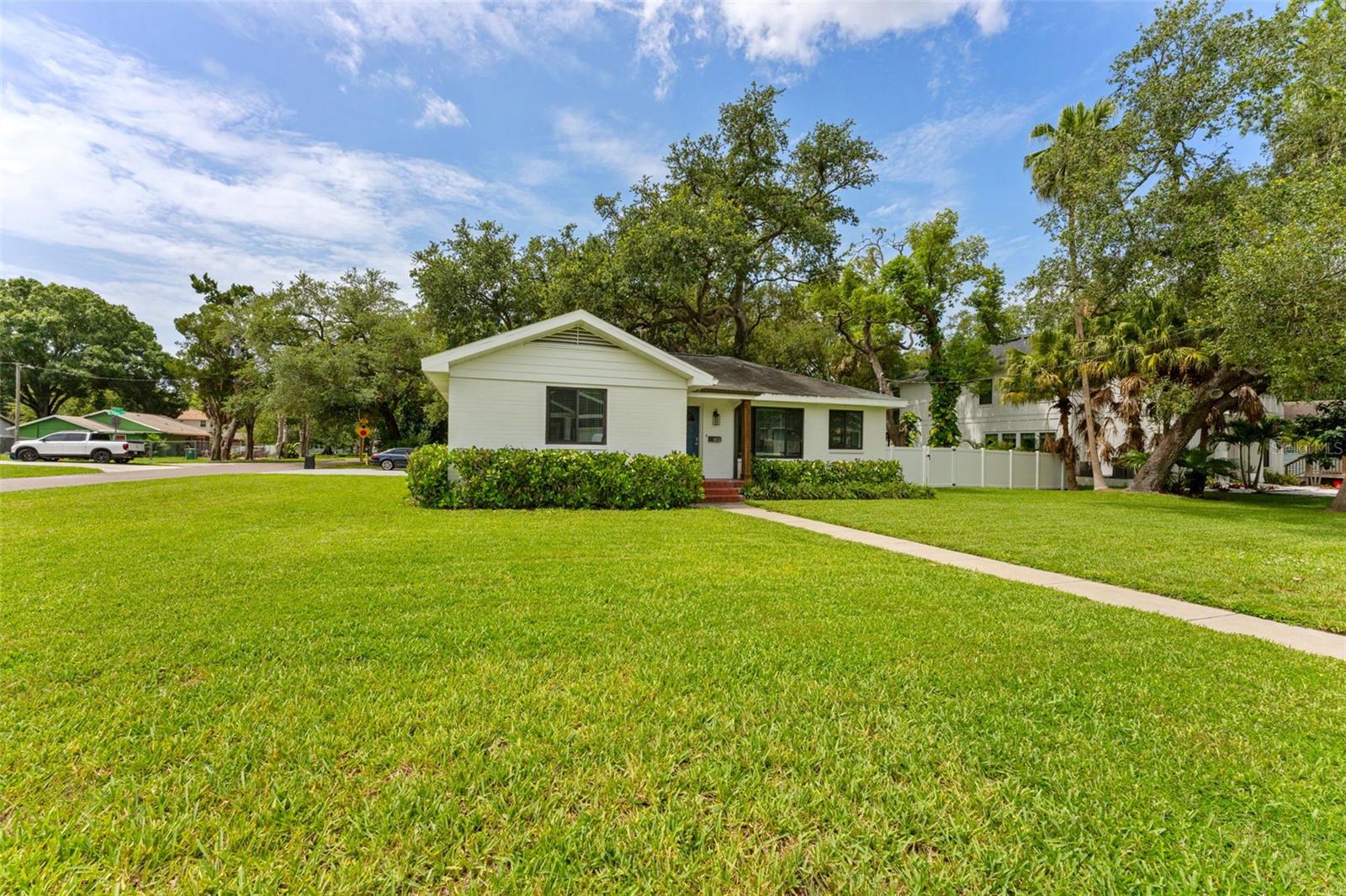 802 W Coral St Property Photo 41