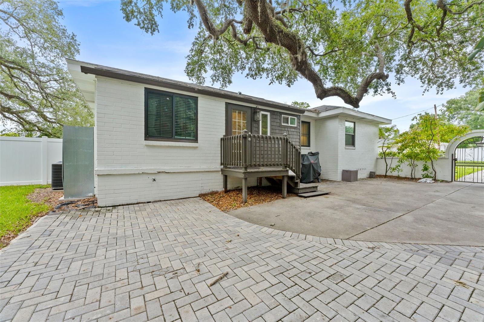 802 W Coral St Property Photo 43