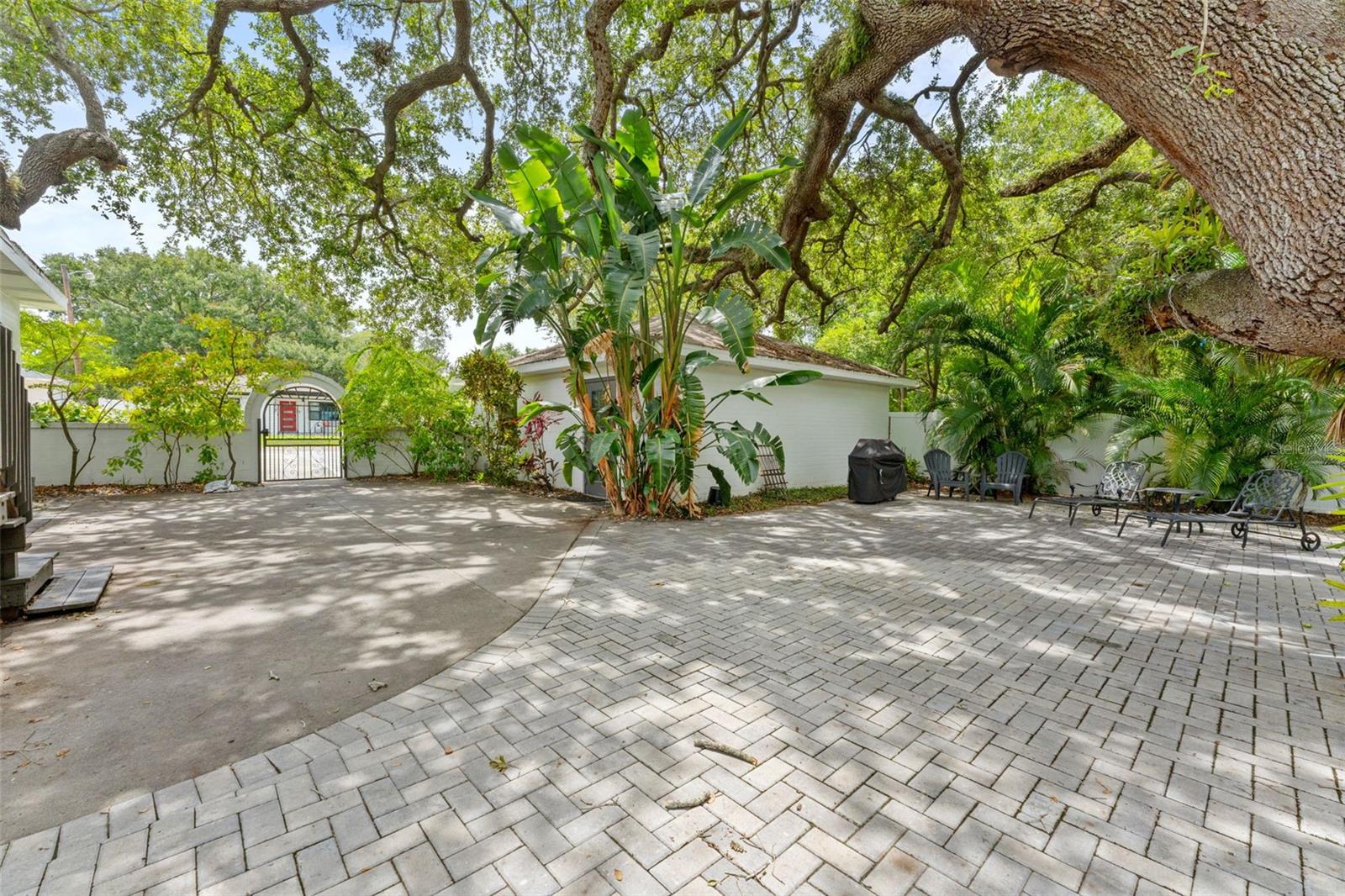 802 W Coral St Property Photo 45
