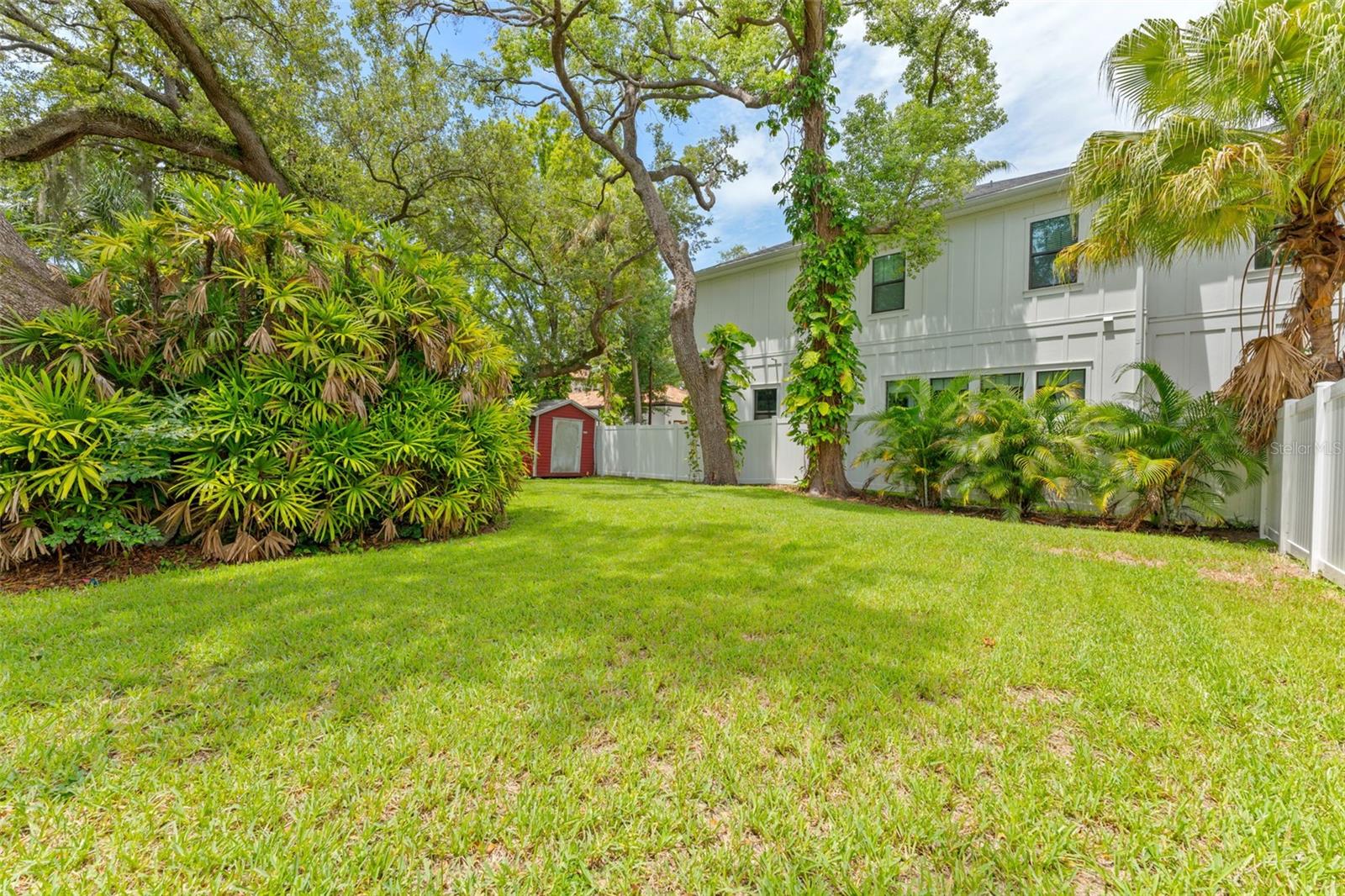 802 W Coral St Property Photo 51