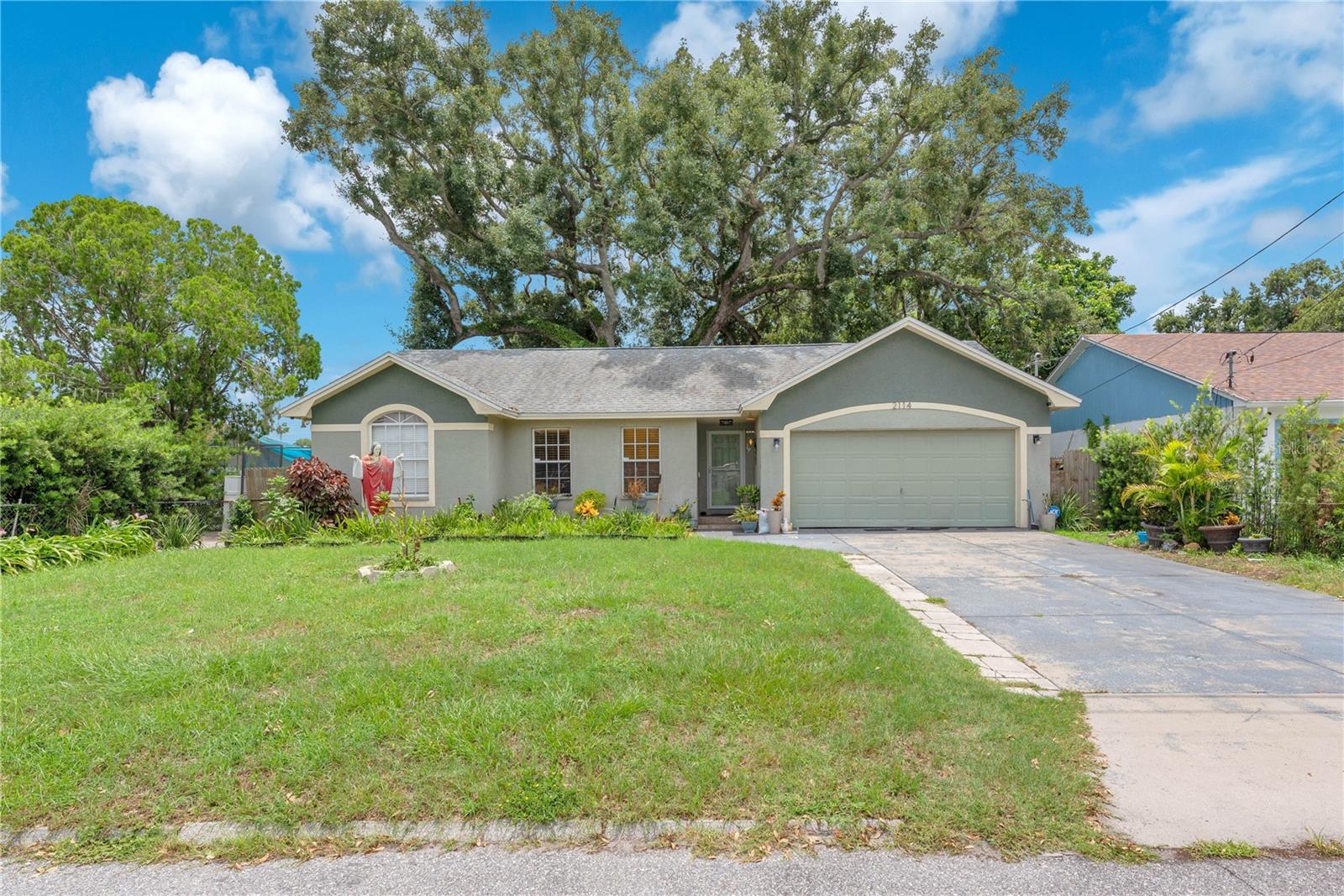 2114 W HANNA AVE Property Photo 1