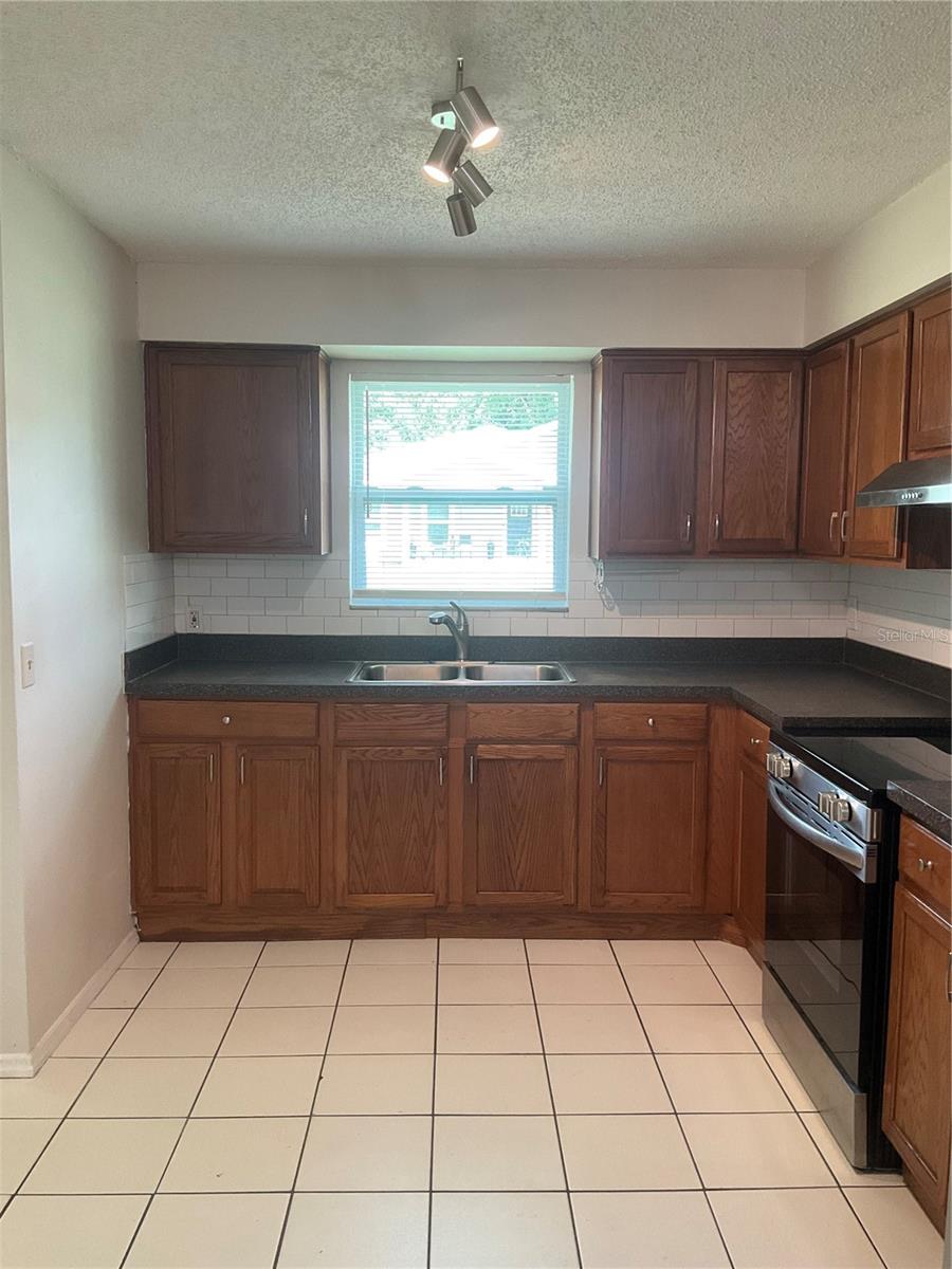 3830 Valley Tree Dr Property Photo 3