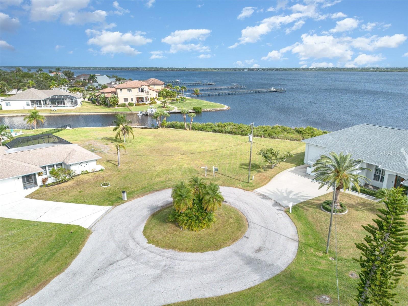 3528 Fox Ter Property Photo 4