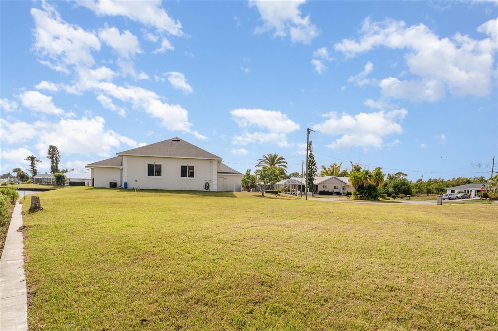 3528 Fox Ter Property Photo 8
