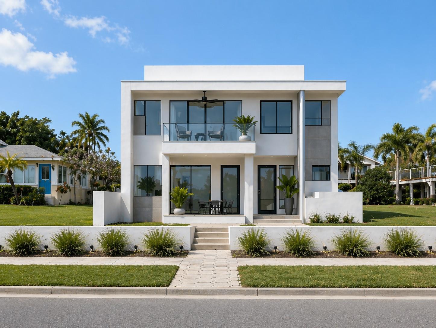 1817 Beach Dr Se Property Photo 1