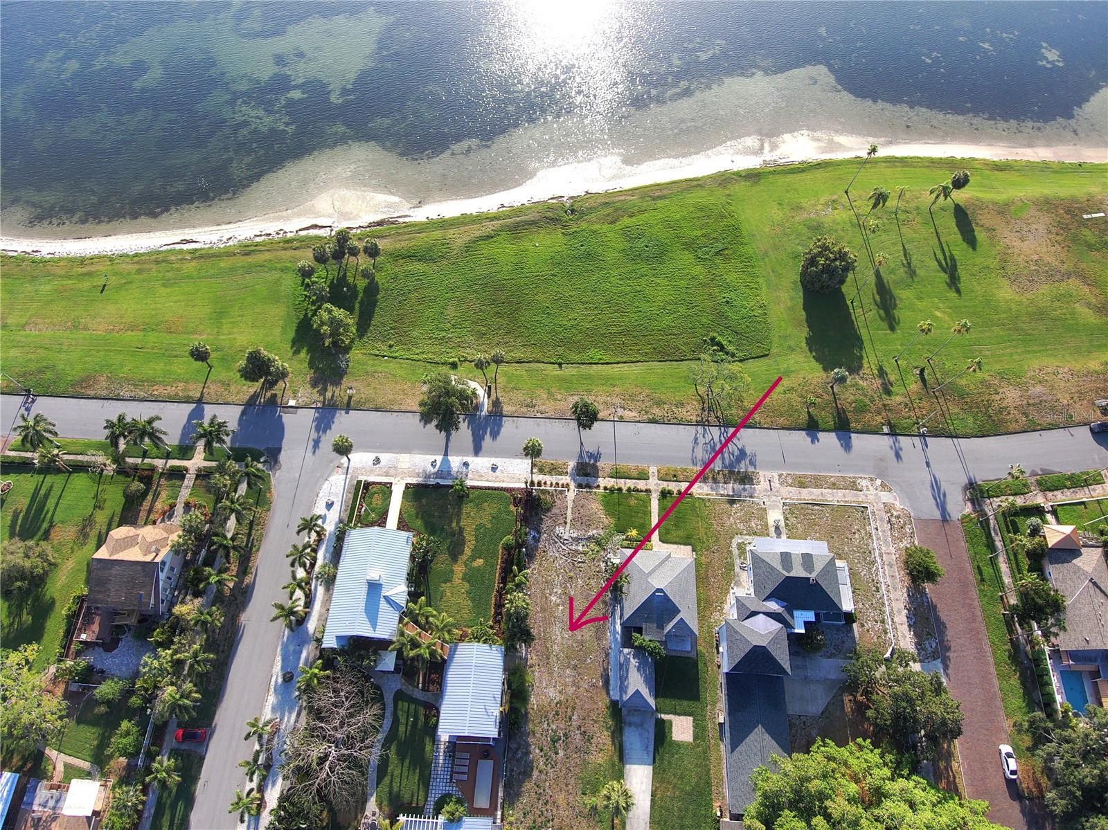 1817 Beach Dr Se Property Photo 4
