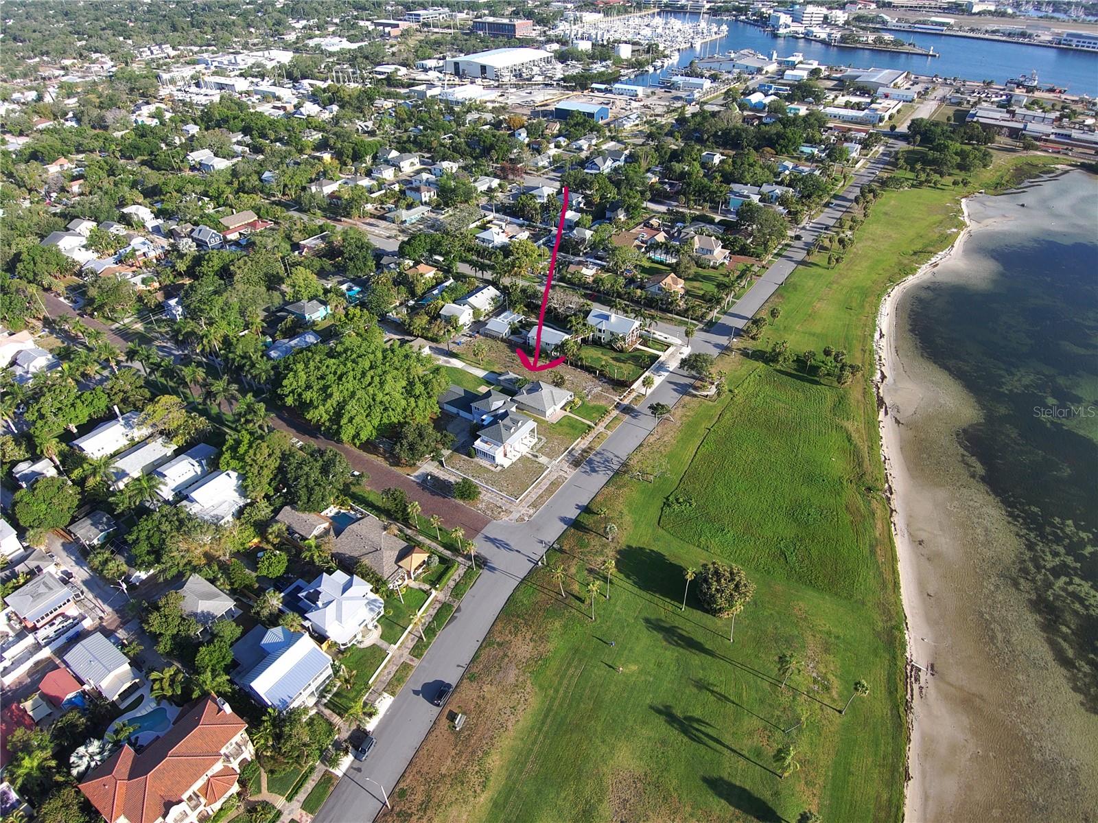 1817 Beach Dr Se Property Photo 7