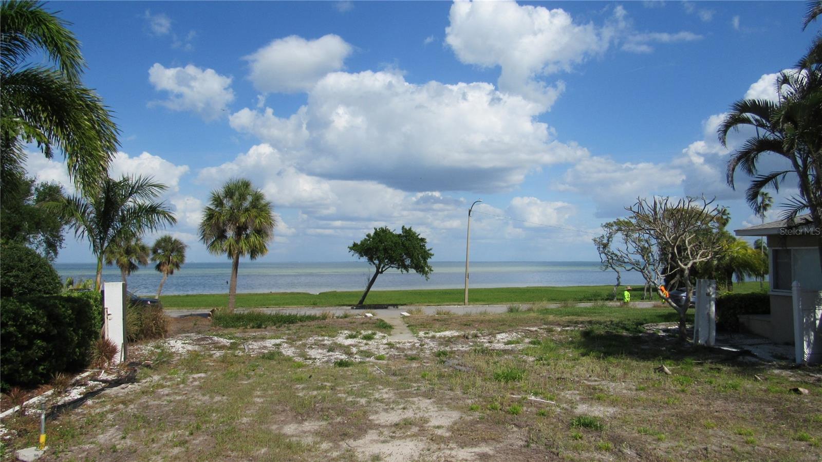 1817 Beach Dr Se Property Photo 9