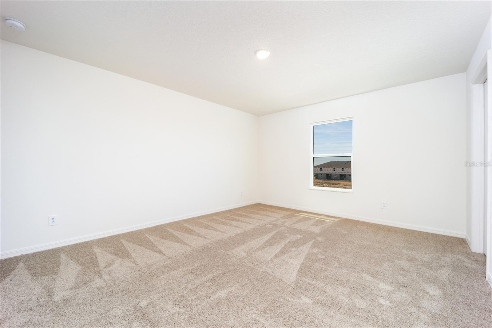709 Poppy Ln Property Photo 9