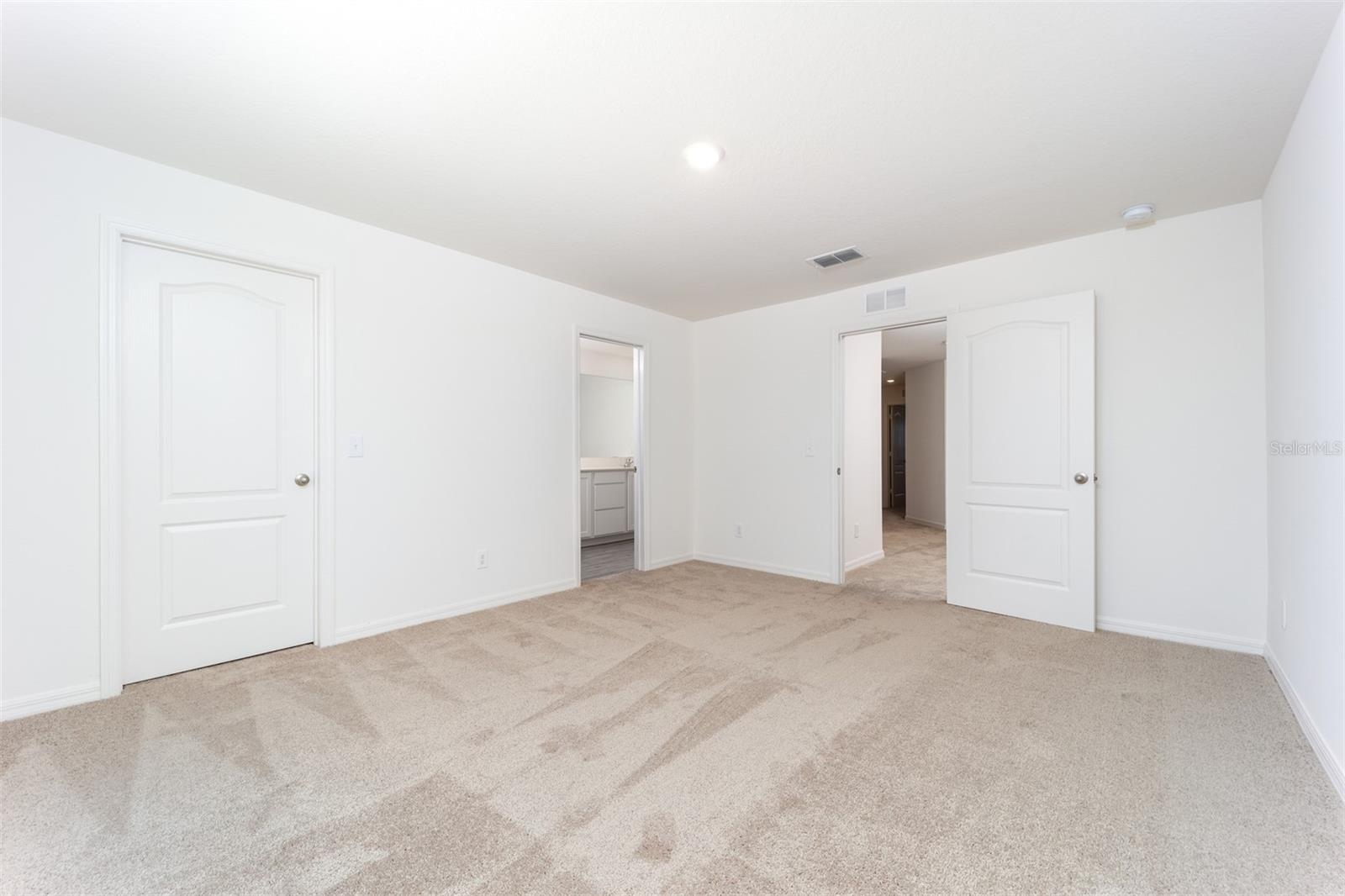 709 Poppy Ln Property Photo 10