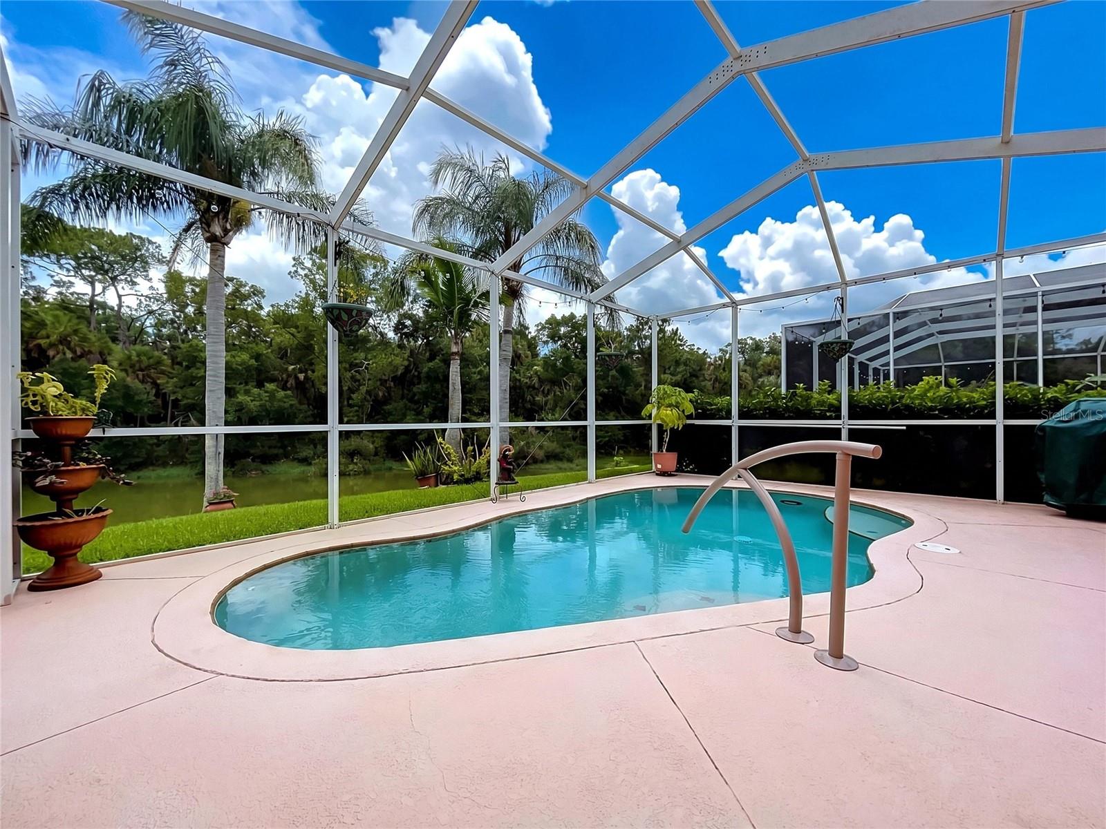 27544 Breakers Dr Property Photo 4