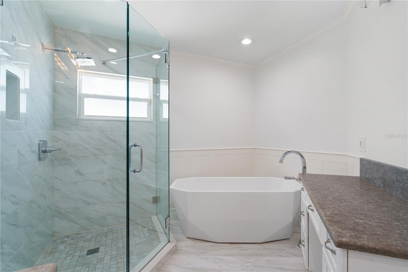 3924 Versailles Dr Property Photo 17