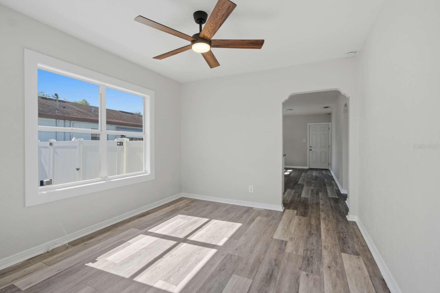 2704 W Leroy St Property Photo 6
