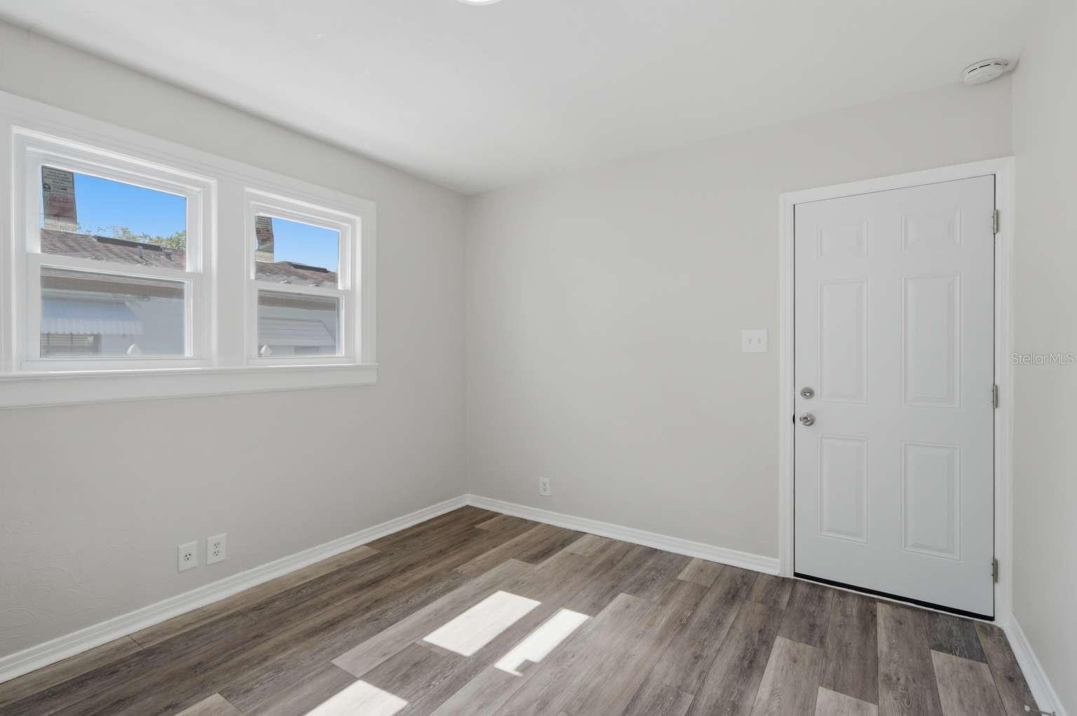 2704 W Leroy St Property Photo 12