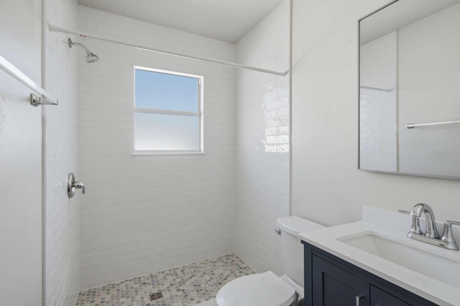 2704 W Leroy St Property Photo 17