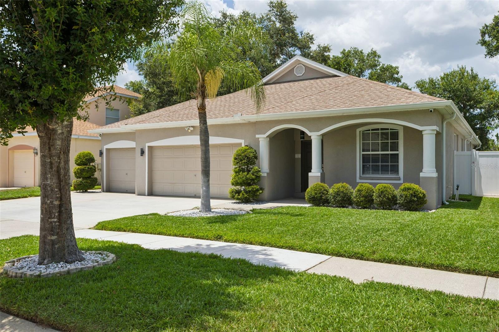 12816 Cattail Shore Ln Property Photo 3