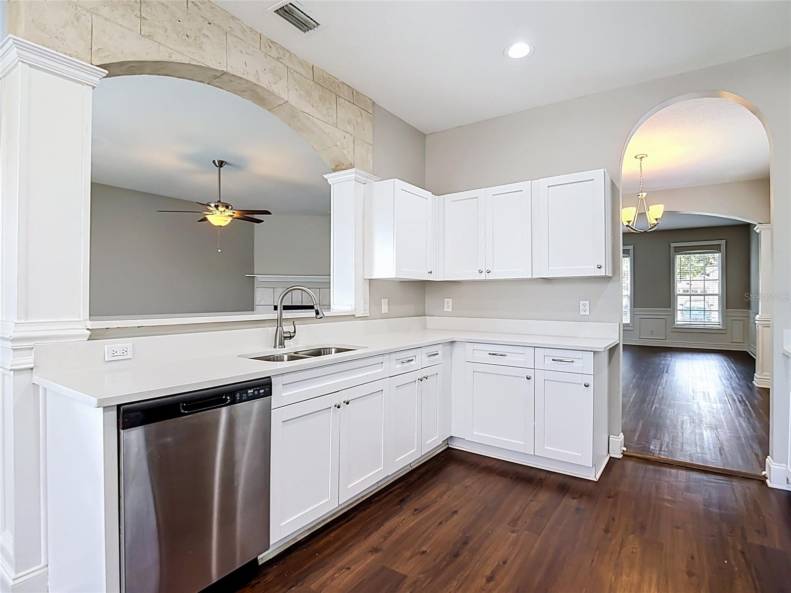 10739 Eveningwood Ct Property Photo 8