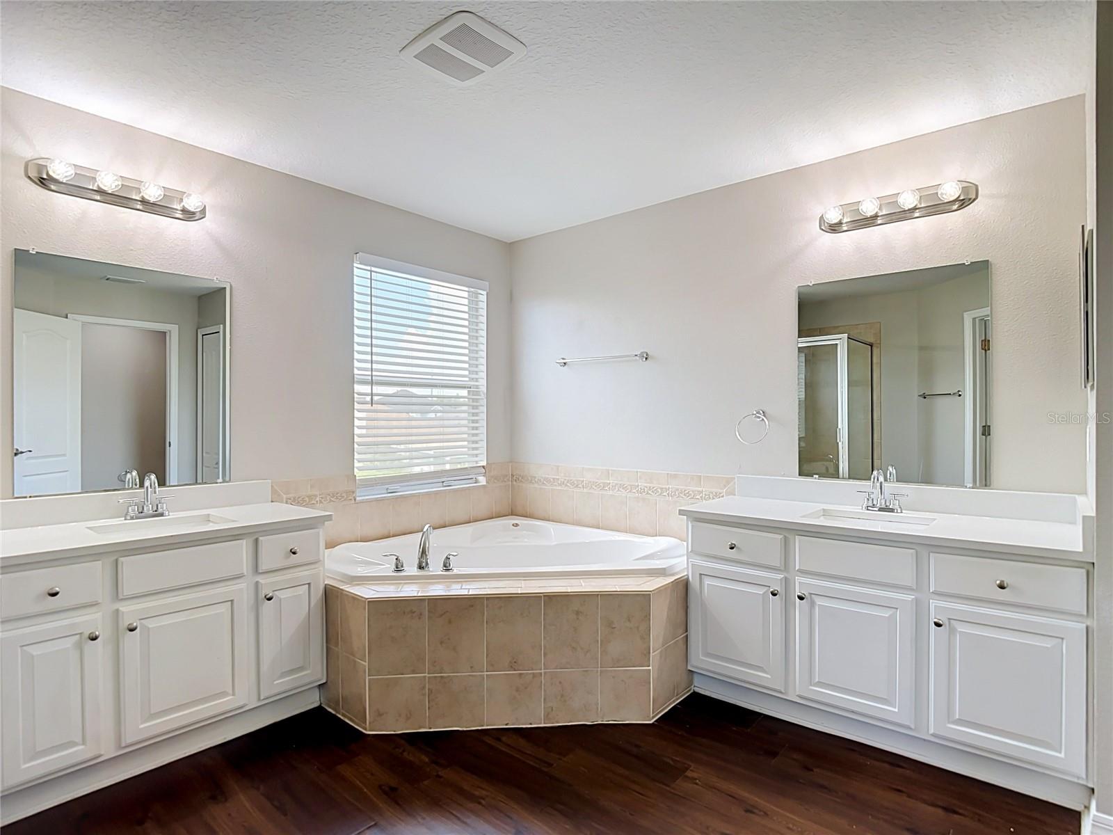 10739 Eveningwood Ct Property Photo 27