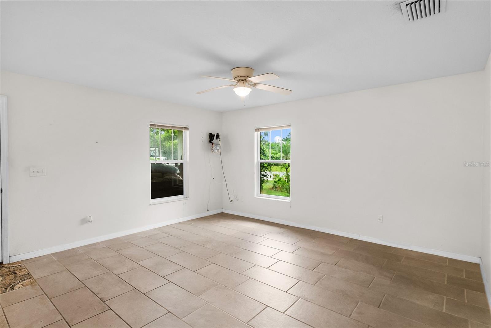 5451 Mac Arthur Ave Property Photo 5