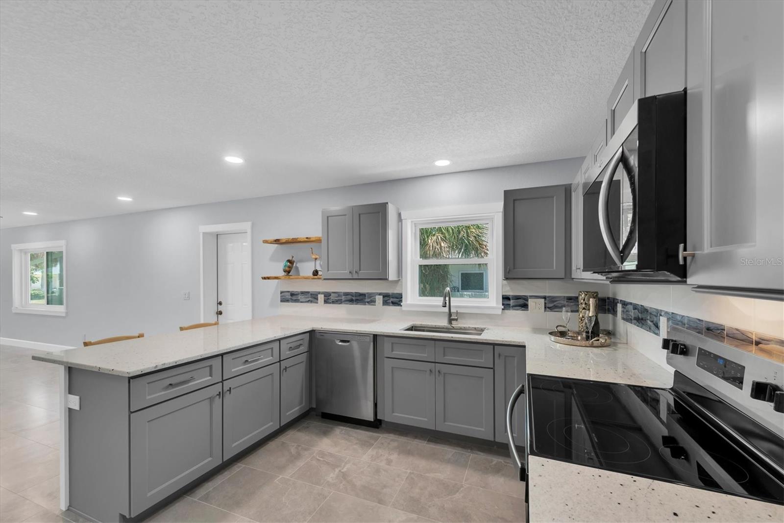 150 42nd Ave Property Photo 6