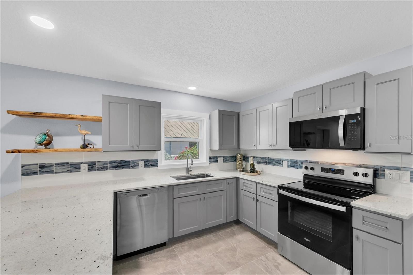 150 42nd Ave Property Photo 8
