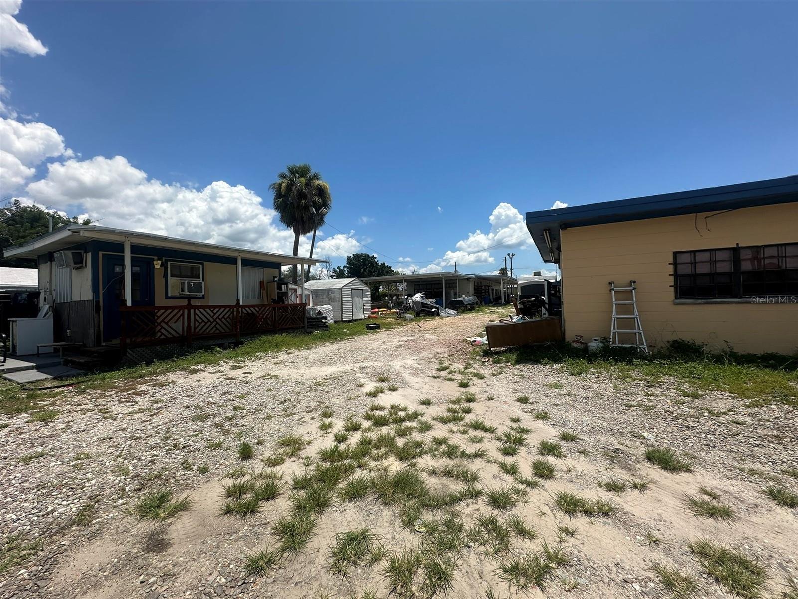 1701 W MEMORIAL BLVD