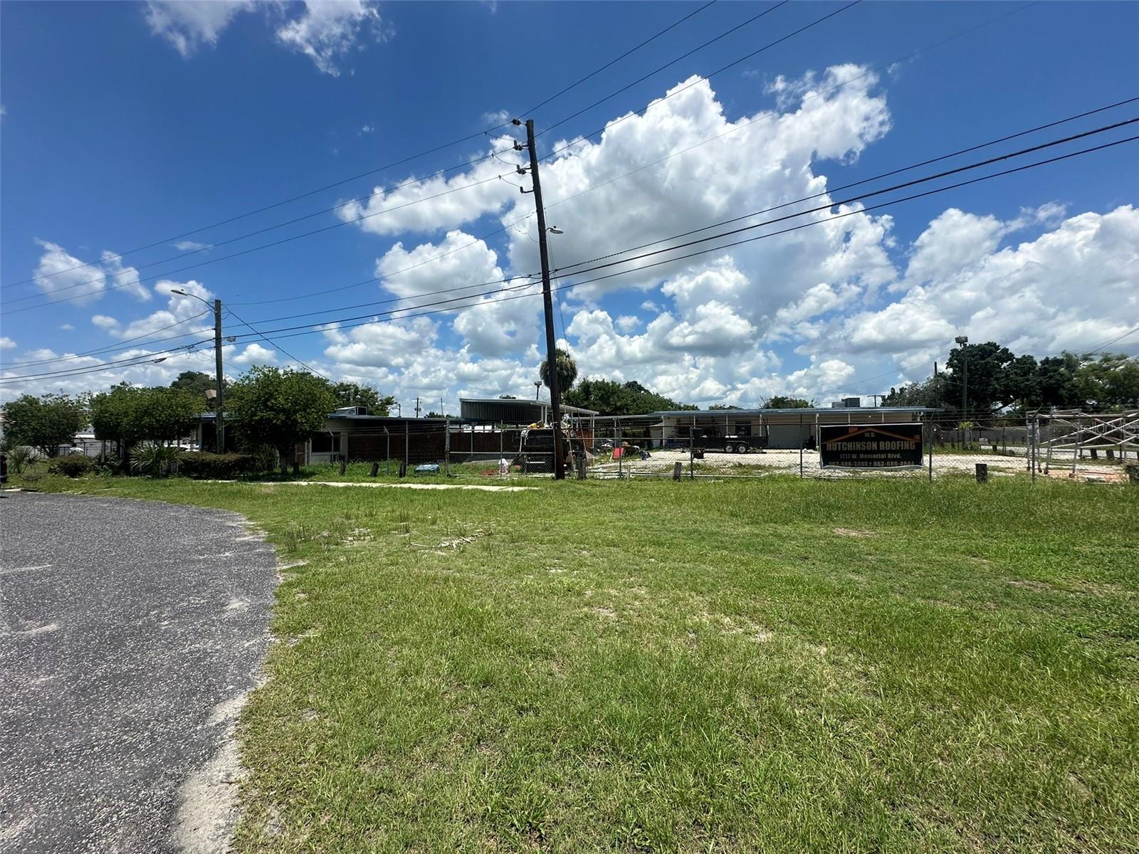 1701 W Memorial Blvd Property Photo 2