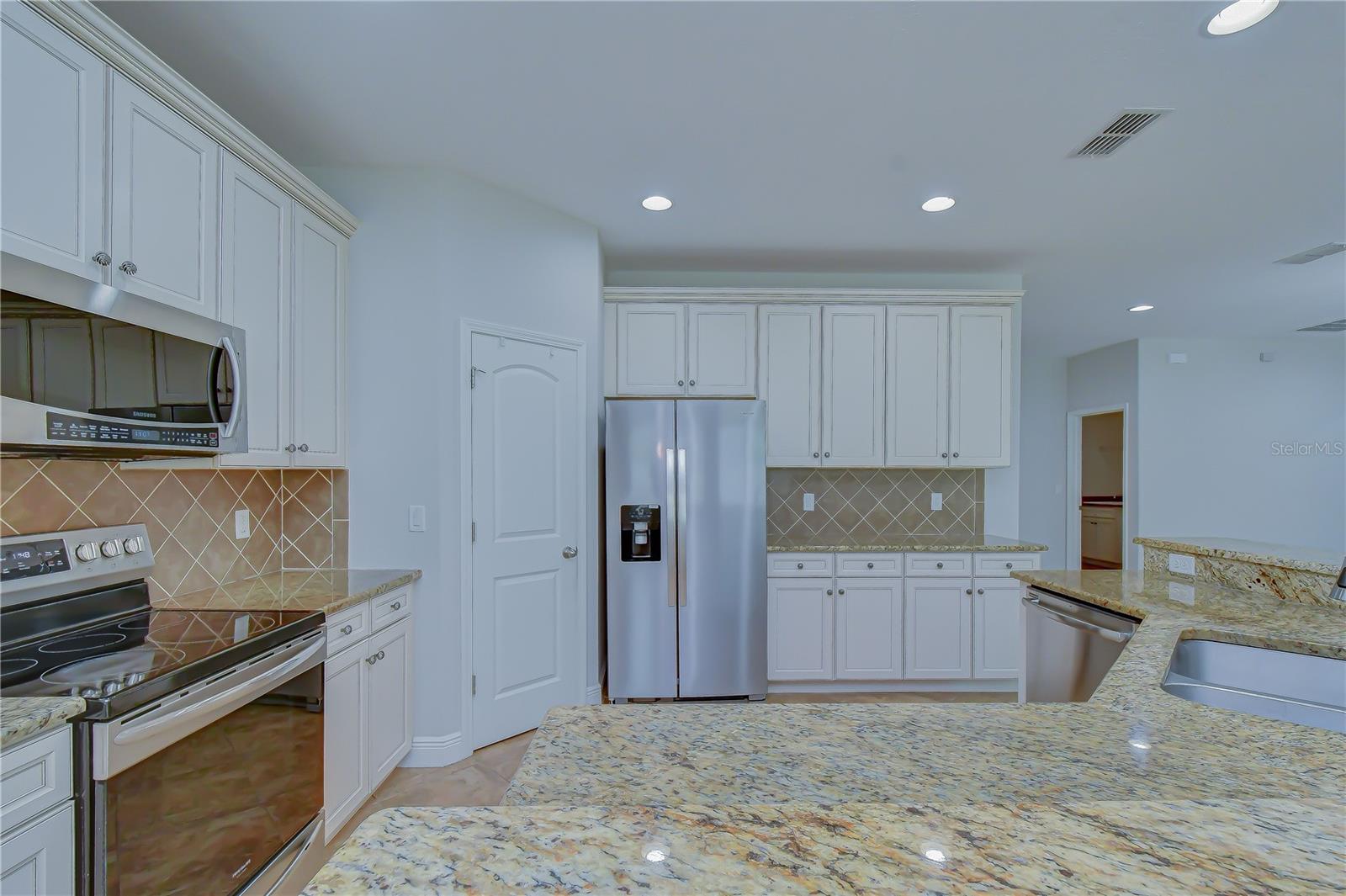 6622 Fairwater Dr Property Photo 12